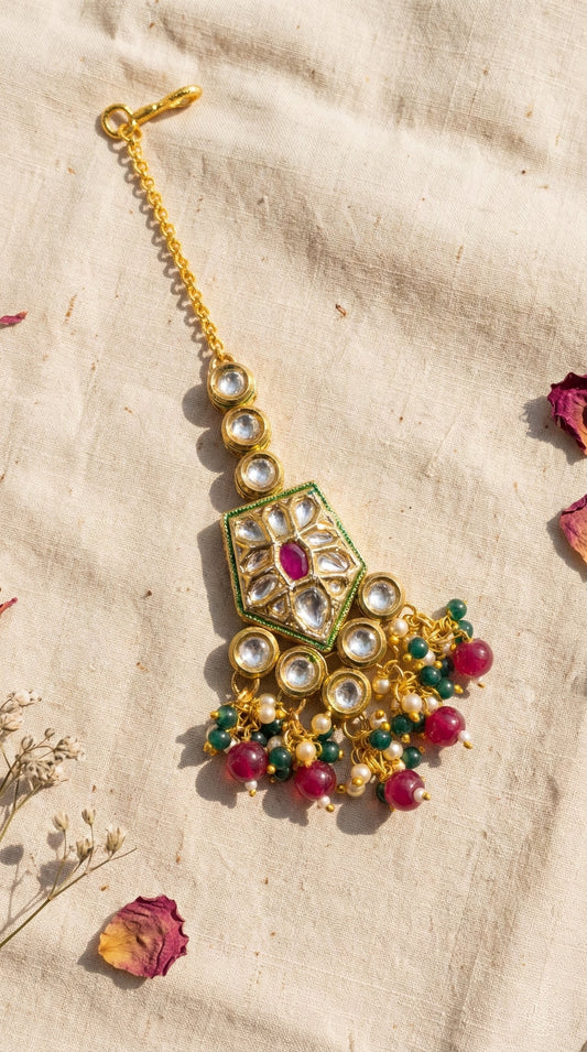 Gul Beautiful Kundan Maangtika