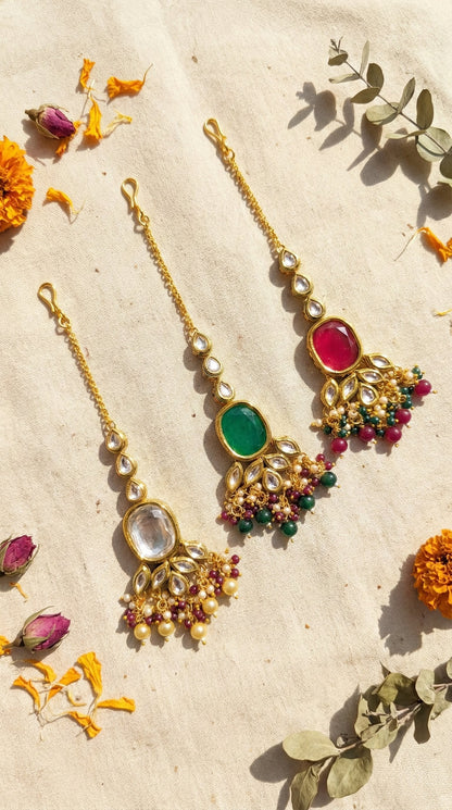 Devina Elegant Kundan Maangtika