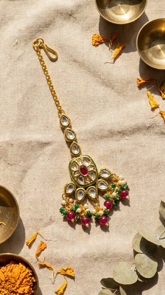 Jannat Beautiful Kundan Maangtika