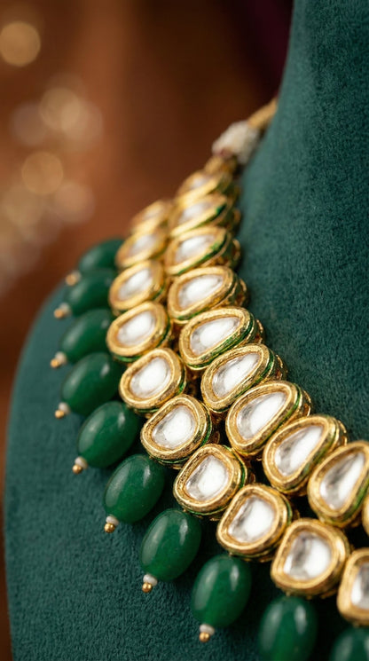 Anika Premium Kundan Necklace with Maang Tika