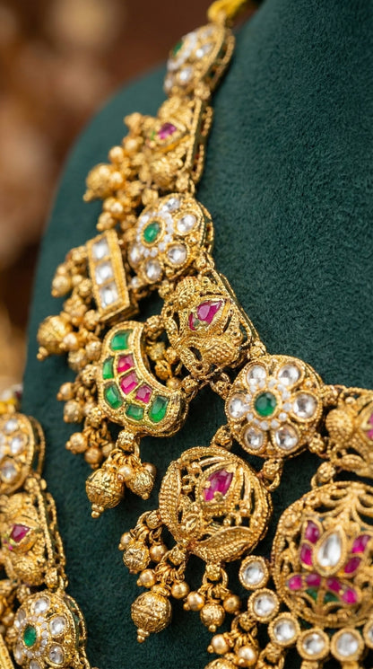 Vanshika Antique Necklace Set