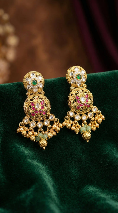 Vanshika Antique Necklace Set